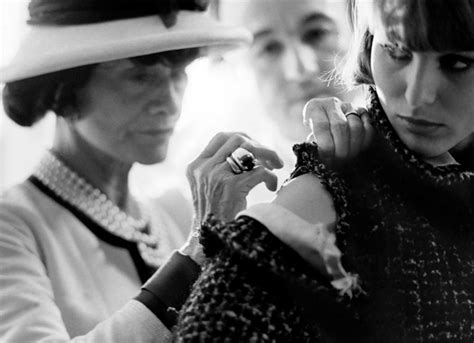 chanel ha rivoluzionato il mondo riassunto|cosa ha fatto Chanel.